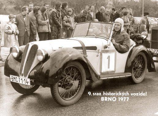 Petr Dyk se svojí sestrou v BMW Dixi Da-2